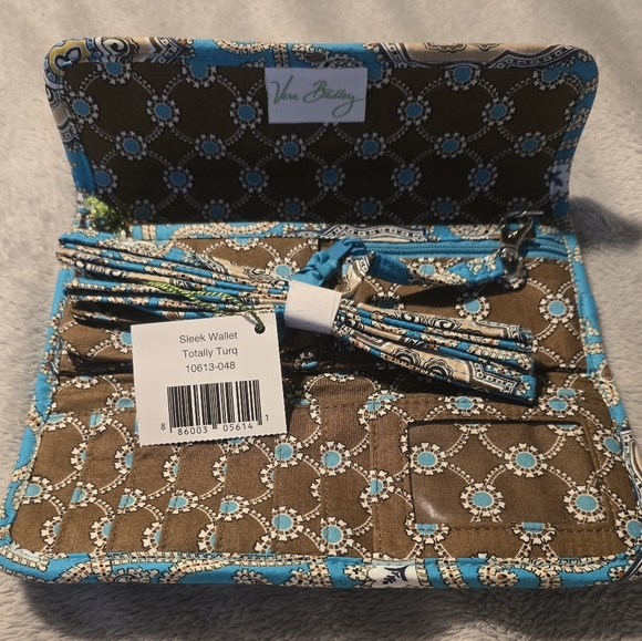 NWT Vera Bradley Totally Turq Sleek Wallet Magnetic Closure With Strap. - Picture 4 of 5